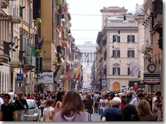 The evening passeggiata along Rome's Via del Corso.