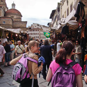 The San Lorenzo leather market