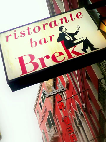 Brek in Venice. (Photo by Naomi Ibuki)