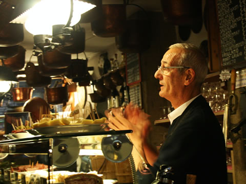 The counter at Cantina Do Mori. (Photo by Sam Ross-Gower)