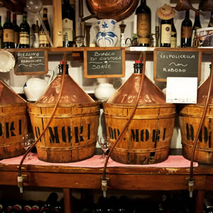 Cantina Do Mori chicchetti bacaro in Venice