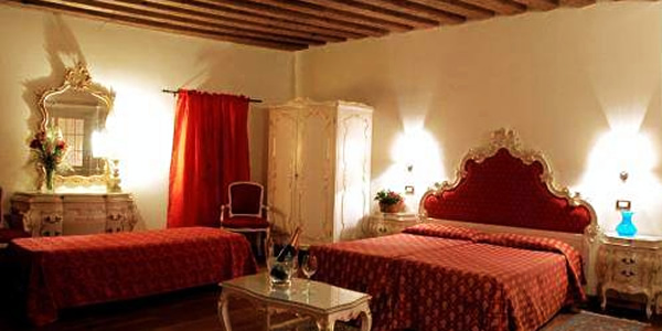 A room at the Locanda Barbarigo in Venice